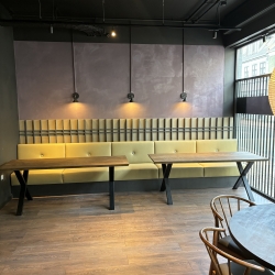 grøn ompolstring af restaurantinventar