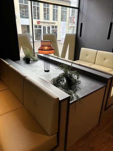 nypolstret restaurantinventar