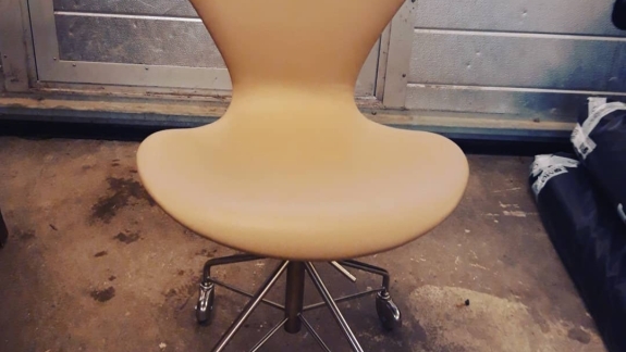 designmøbel ompolstring kontorstol