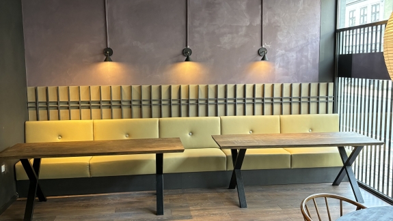 grøn ompolstring af restaurantinventar