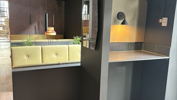 sushi restaurant møbler
