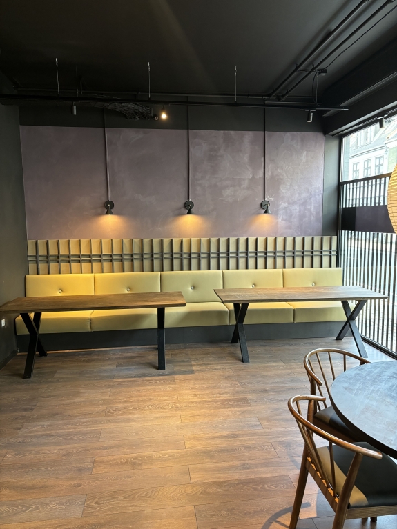 grøn ompolstring af restaurantinventar